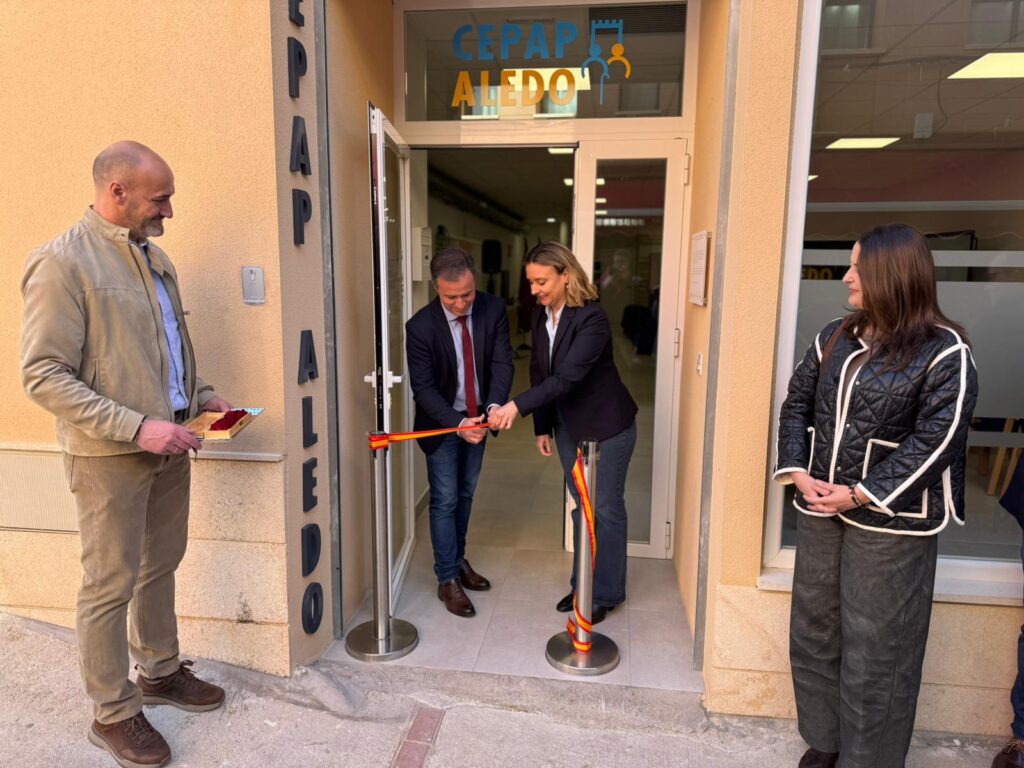 Aledo inaugura su primer Centro de Mayores