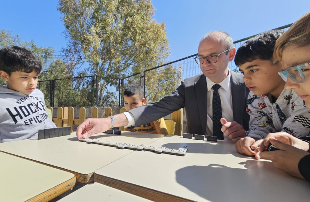  Los juegos populares ganan seguidores durante los recreos 