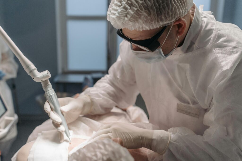 El Gobierno delimita qué profesionales pueden realizar intervenciones de cirugía estética