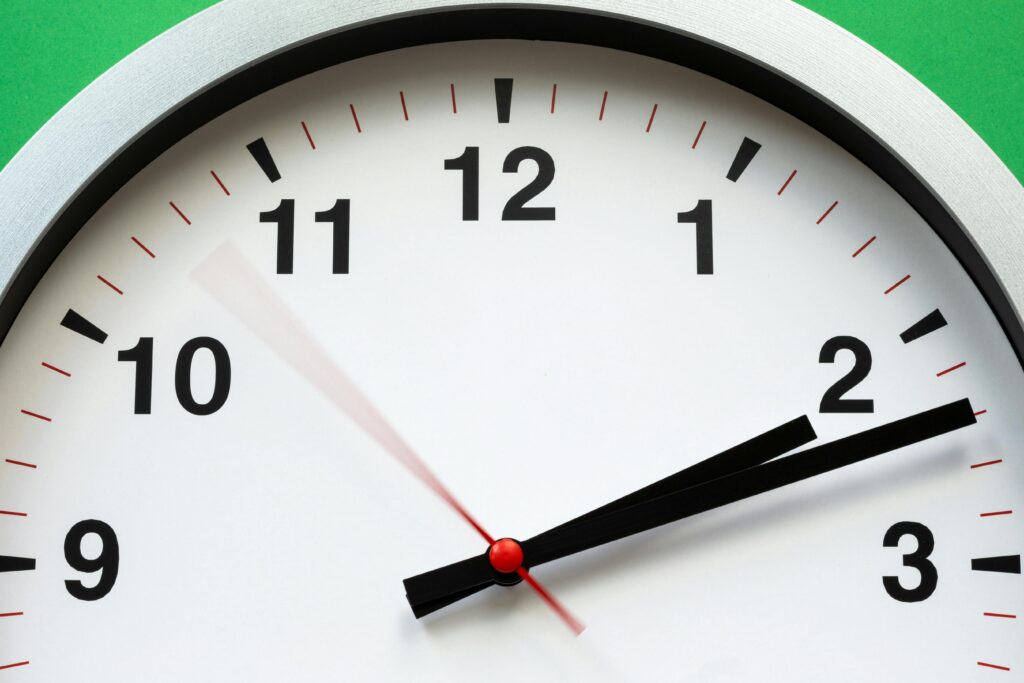 Vuelve el ‘horario de invierno’: ¿más saludable, más rentable?